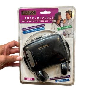 Vinatge Brand new in Package GPX Brand AM/FM Cassette Personal Stereo